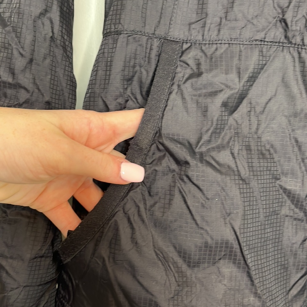 North face soft lined hooded zip up jacket - Picture 4 of 6